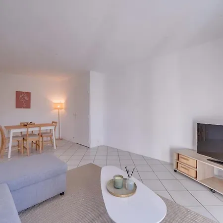 Charmant Avec Jardin Apartmán